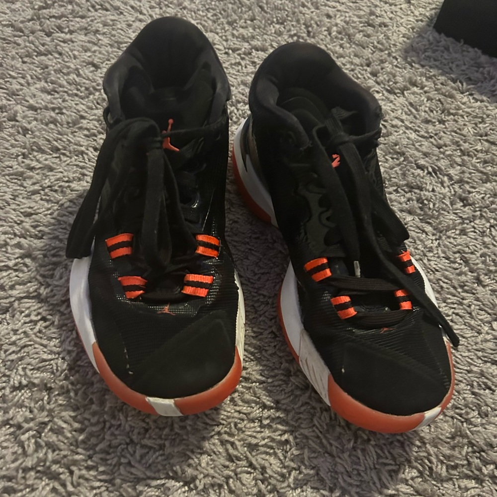 Jordan Zion 1 (GS) size 5 youth shoes